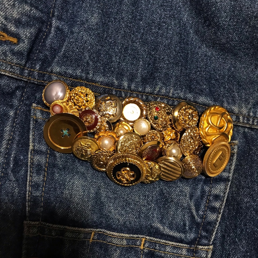 Oversized vintage button collage denim jacket - Picture 3 of 6